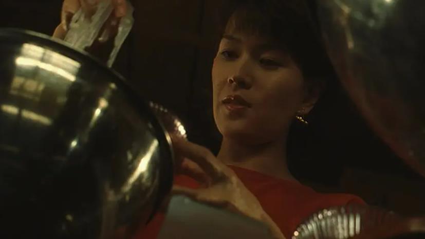 日剧「赤桥下的暖流」不仅尺度惊人，还将隐私的话题夸张放大来讲