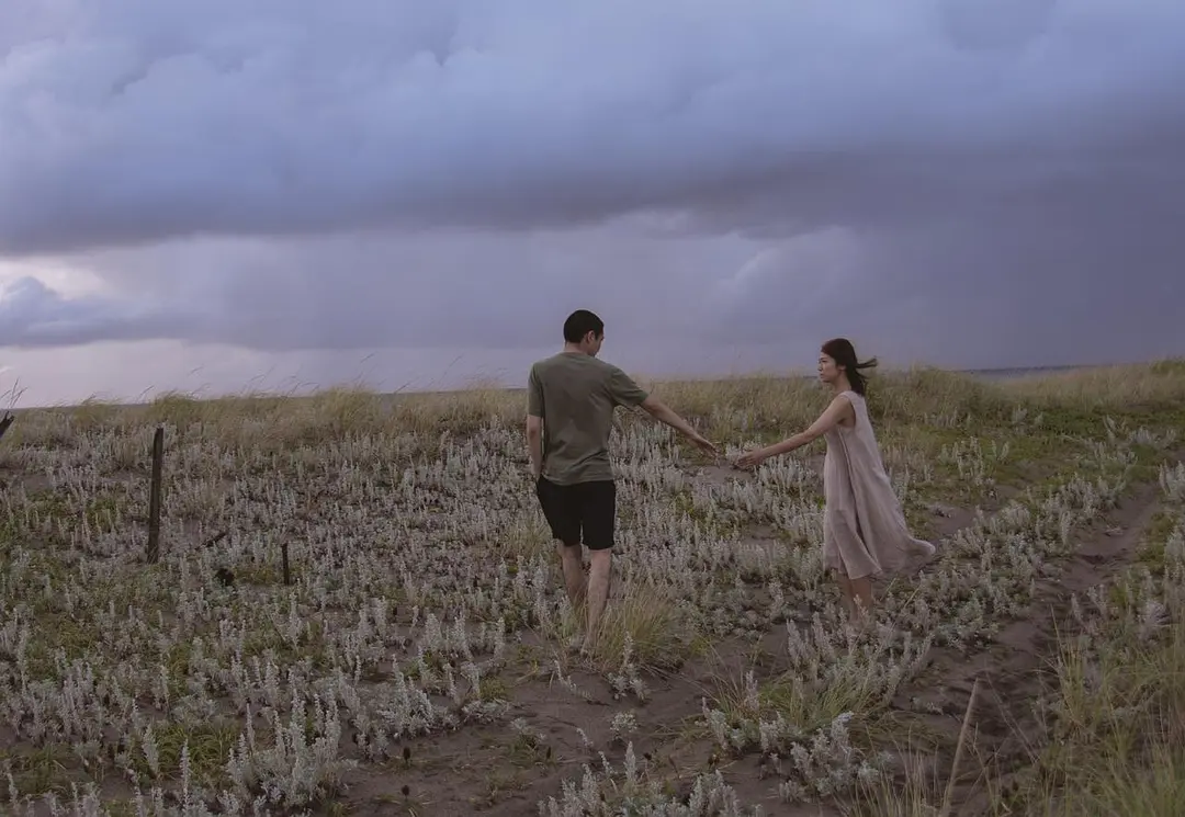 尺度炸裂，这部日本禁忌电影《火口的两人/火口的二人》，真够疯的！