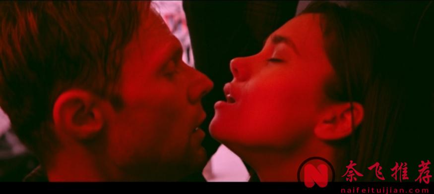 一部《为何是你？》体现了战斗民族片的尺度和深度！中年大叔勾搭小姑娘翻车的故事