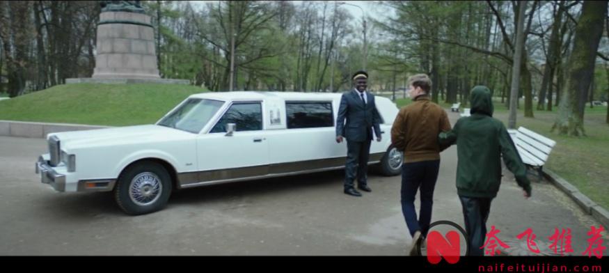 一部《为何是你？》体现了战斗民族片的尺度和深度！中年大叔勾搭小姑娘翻车的故事