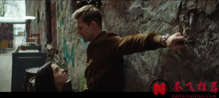 一部《为何是你？》体现了战斗民族片的尺度和深度！中年大叔勾搭小姑娘翻车的故事