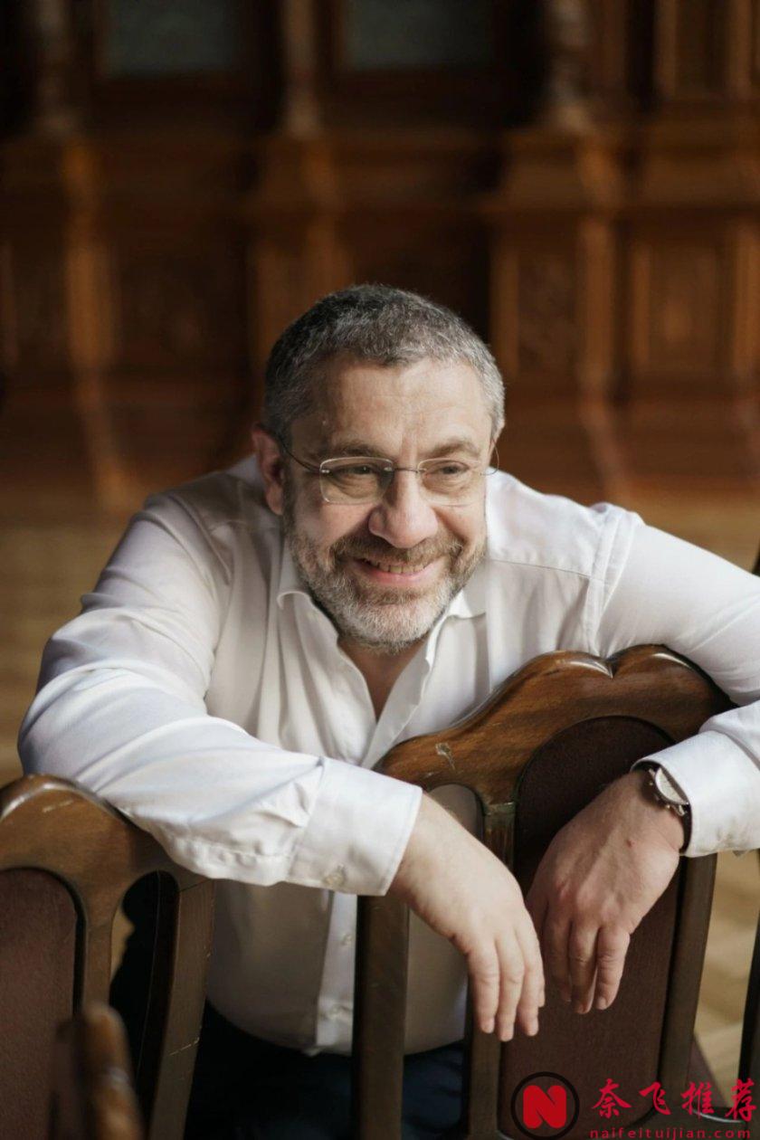 一部《为何是你？》体现了战斗民族片的尺度和深度！中年大叔勾搭小姑娘翻车的故事