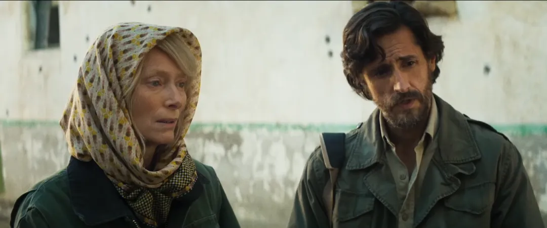 两位老戏骨主演的《隔壁房间/隔壁的房间》不愧是金狮奖，拍得太好了！