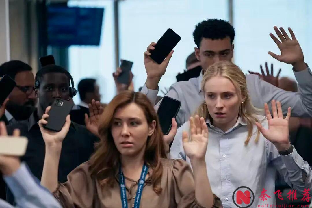 最近要是剧荒，那可别错过这部新上线的英剧《强制窃贼》，第一集就高能，这部剧稳了！