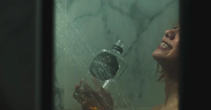 日本漫改片，女神二階堂富美的獻身，繆斯變肉絲