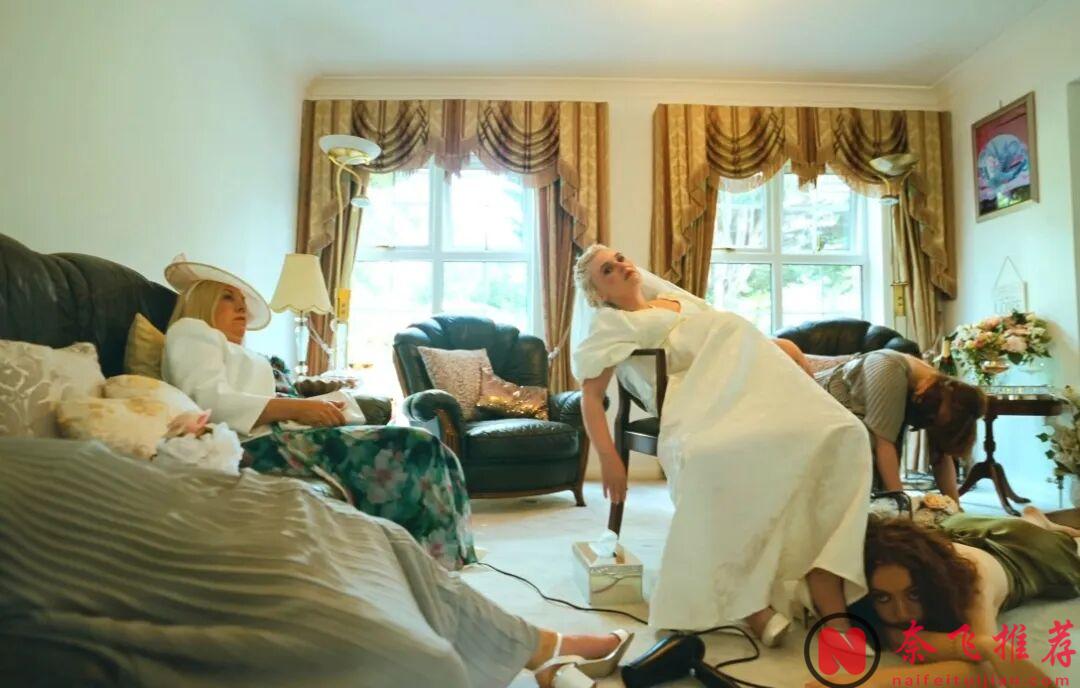 顶级影后这部R级新片《拯救地球(美版)》真的太敢拍了，灵魂拷问：到底什么是“人类”？