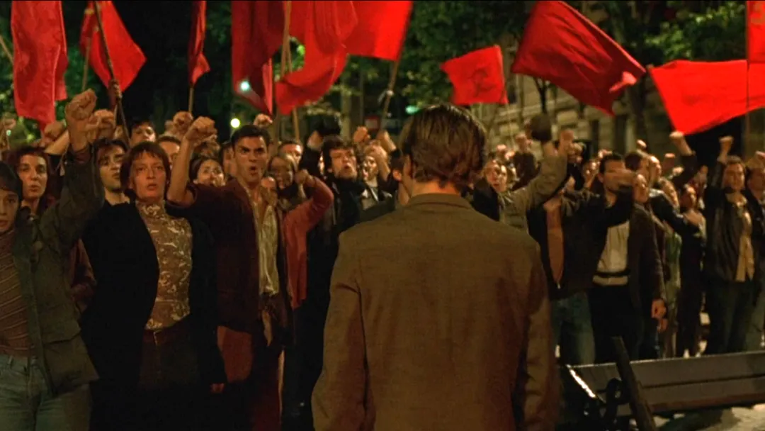 巴黎奥运“三人行”，远不如这部法国电影《戏梦巴黎》炸裂！