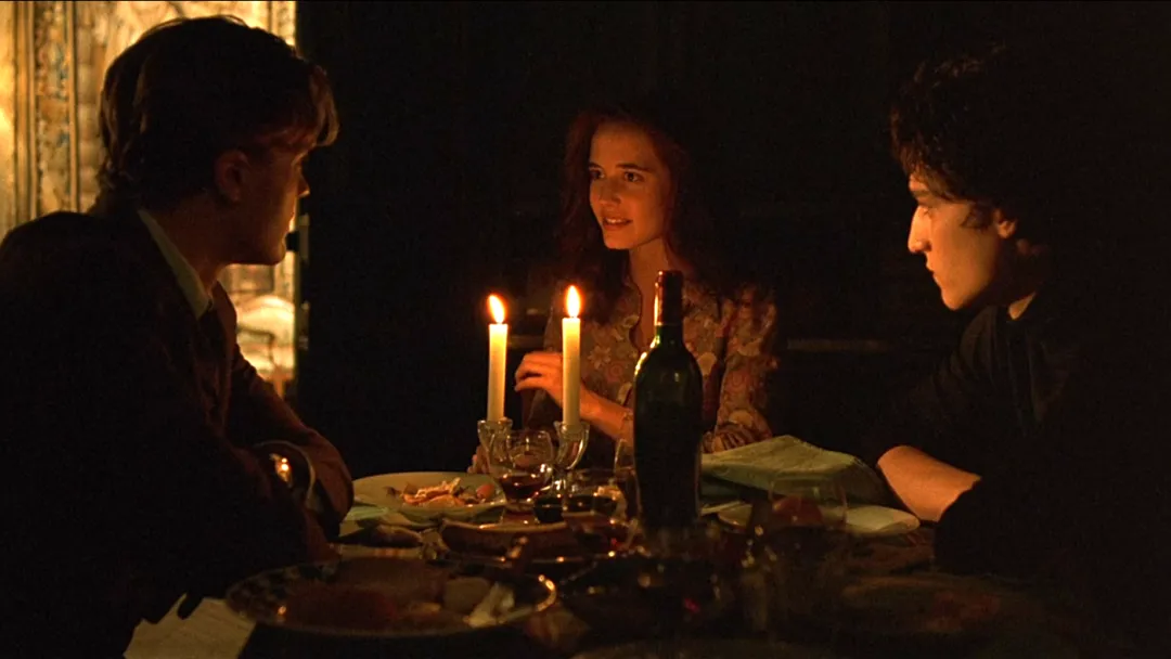 巴黎奥运“三人行”，远不如这部法国电影《戏梦巴黎》炸裂！