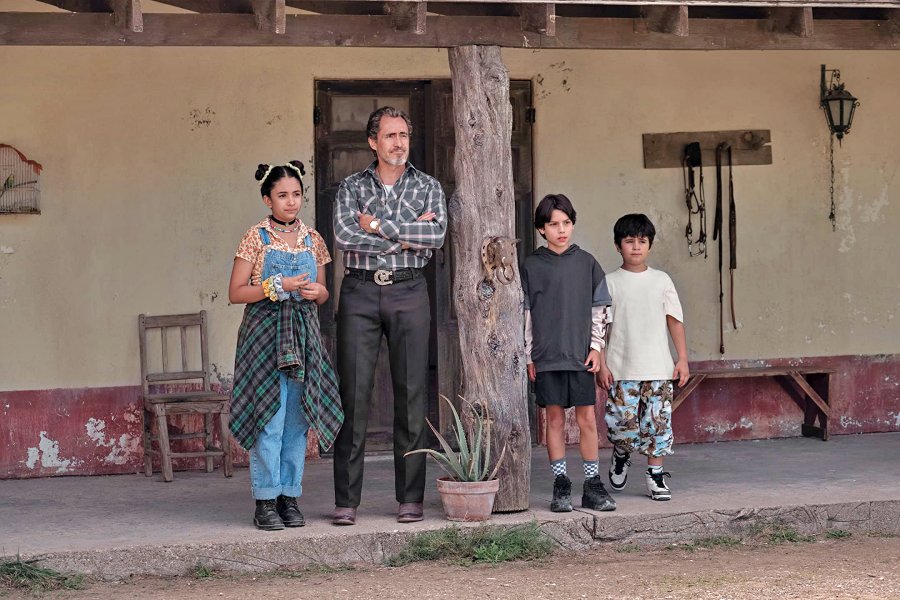 Netflix親子冒險電影「我的吸血怪好友」好看嗎？呆萌可愛小怪獸！恐怖都市傳說也有和藹可親的一面！