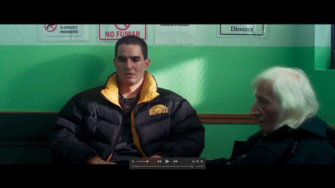 1763292539415040338.webp 羅伯特·帕丁森最好的作品之一!美國高分犯罪片《好時光/命中有罪/失速夜狂奔》