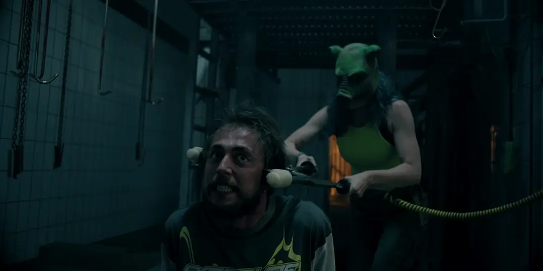 1776591327719099482.webp 大尺度血浆恐怖片《肉食日》,够猎奇够重口!