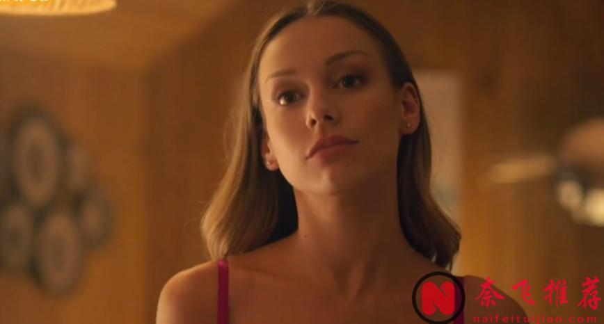 出道即巅峰,绝美颜值+顶级身材「艾斯特·爱珀斯托」的影视名场面,难怪姆巴佩都为她沦陷