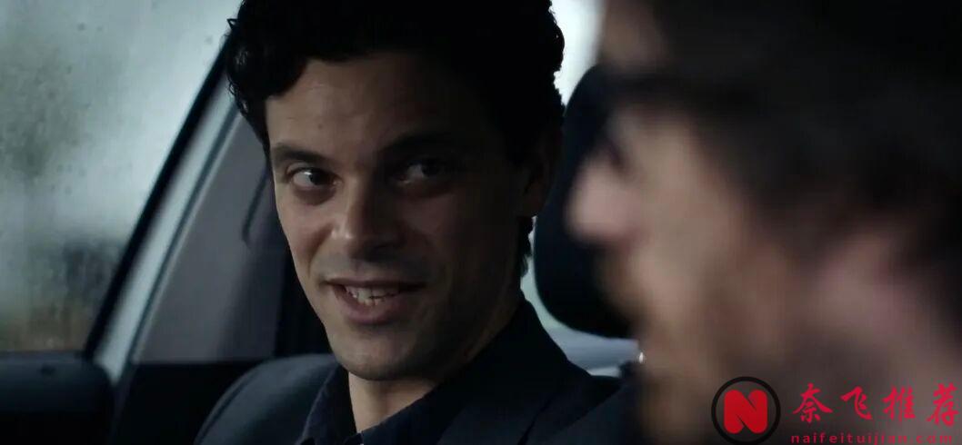 全員惡人,集集高能,這部剛上線的英劇《強制竊賊/公帑之盜/養老金劫案》口碑穩了