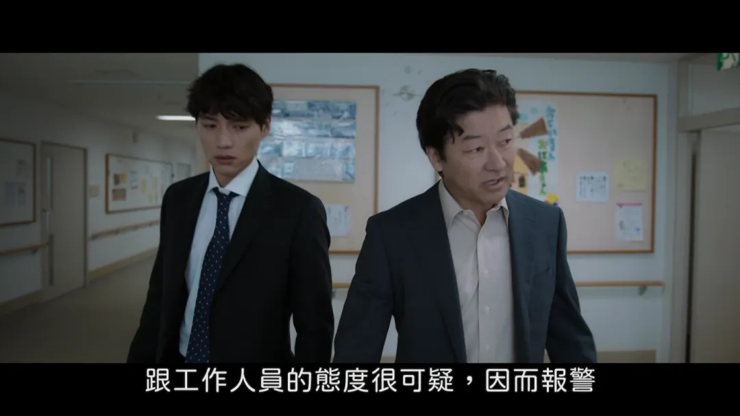 日本大尺度犯罪片《湖畔的女人們》，割裂的設計，泯滅的人性，終於敢拍“731”了！