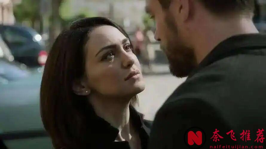 不愧是Starz出品，《相对宇宙/相对世界/副本》用冷静克制的叙事方式构建了一个令人信服的平行世界体系！