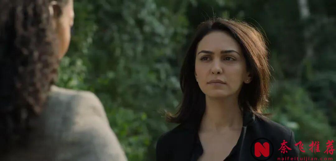 不愧是Starz出品，《相对宇宙/相对世界/副本》用冷静克制的叙事方式构建了一个令人信服的平行世界体系！