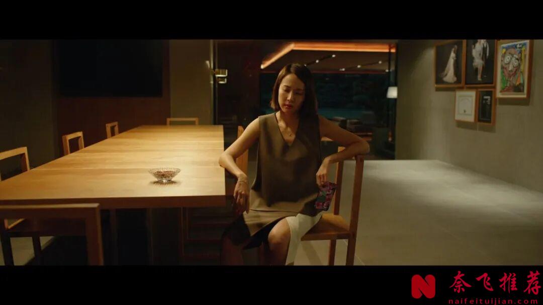 获奖无数的韩国高分电影《寄生虫/寄生上流/上流寄生族》,最难爬的阶梯,拍得太真实了