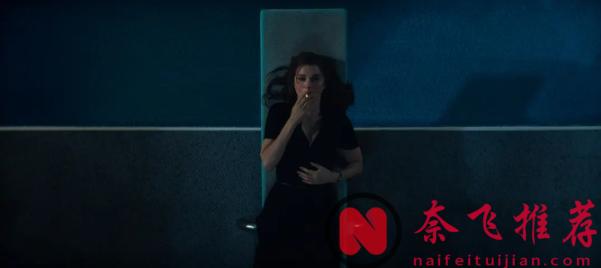 全程高能無尿點,Netflix 這部限定劇《高等教欲/弗拉基米爾》,一集入坑根本停不下來!