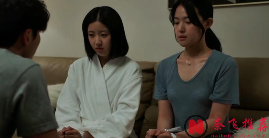 这部韩国新片《干脆杀了他算了》太敢拍了,一个被通缉的男人竟误闯入两姐妹的家里,看似柔弱的姐妹花竟然...