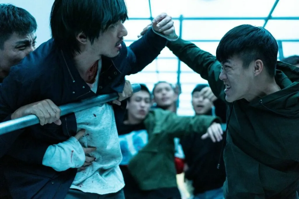 能见度超高的台湾演员「傅孟柏」出现的生猛尺度电影《售命》可以尝试一看！