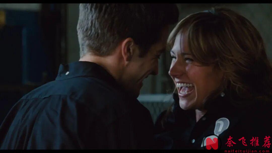 女神为艺术牺身，这部R级电影《爱情与灵药/爱情药不药/爱情恋上瘾》，每一帧都是享受