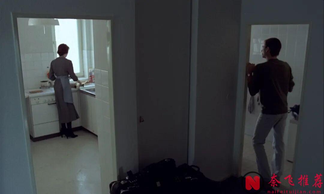 感情变质?人非人!被禁20多年的恐怖片《着魔/魔鬼狂爱/迷恋》,胆小慎入!