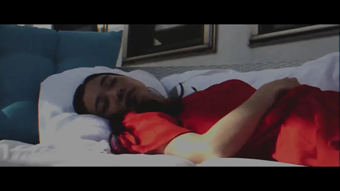 很残酷的电影《她不知道名字的那些鸟儿/鸟兽行/她不知道那些鸟的名字》,女神破格出演,只有她敢拍了