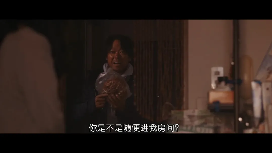 很残酷的电影《她不知道名字的那些鸟儿/鸟兽行/她不知道那些鸟的名字》,女神破格出演,只有她敢拍了