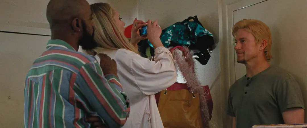 荒诞，好笑又令人唏嘘的美国最新犯罪片《屋顶人/: 梁上君子》，不愧位居一周口碑榜前列