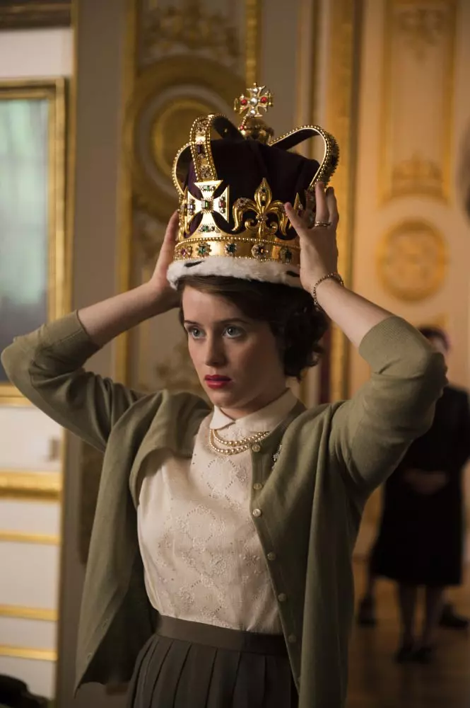 这部12年前由Netflix花1.4亿英镑打造的大尺度狗血神剧《王冠》，绝对是近年来最炸裂的英剧！