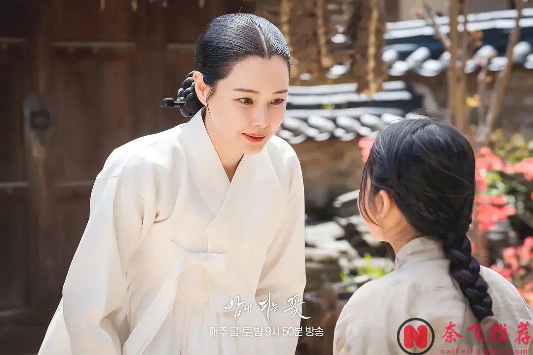 高开高走，韩剧《夜晚开的花》收视创纪录，这才是真正的大女主！