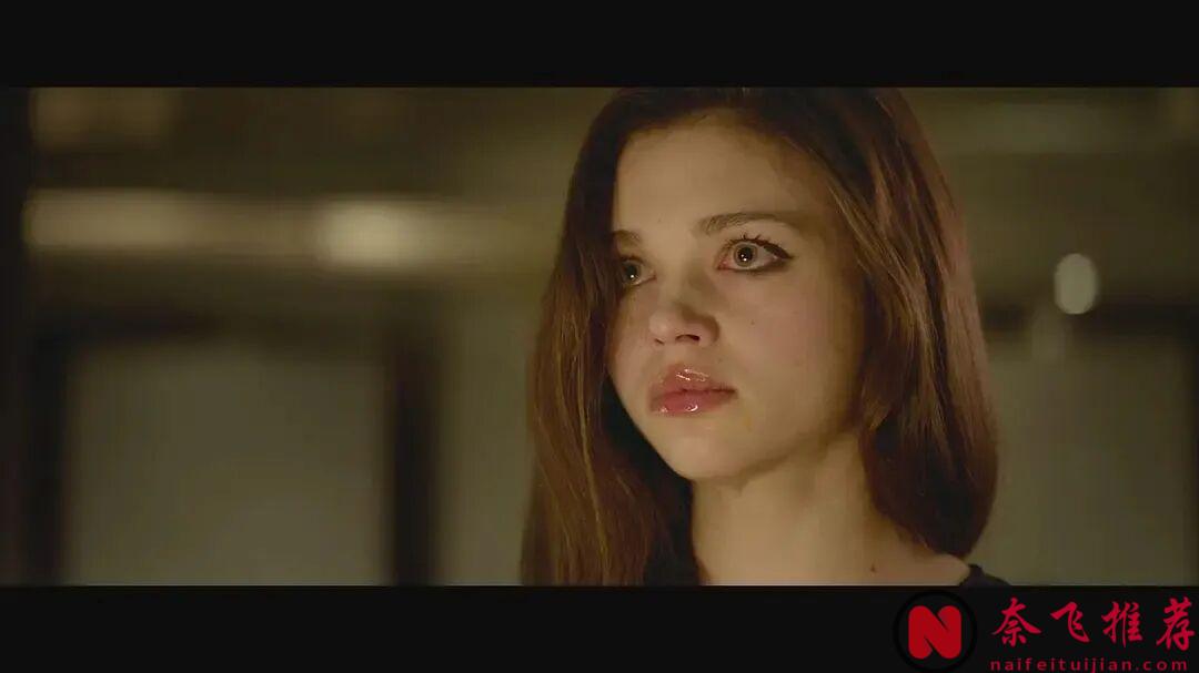 本尊懦弱,鏡中的另一個自己豪放無畏,帶領本尊瘋狂復仇!這部瘋批電影《鏡中人/鏡中驚魂》,看完後有種莫名的快感