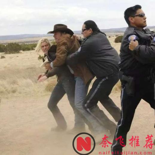 一集入坑,這部被無數劇迷奉為"現代西部劇天花板"的神劇《西鎮警魂》太炸裂了!