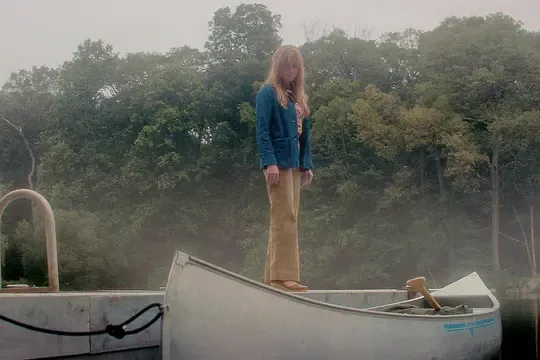 等了17年,這部R級神作《水晶湖》終於殺回來了!