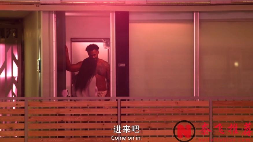 Netflix近期推出了一檔大膽的約會真人秀《暗裏尋歡/暗通款曲：深夜試愛實驗》，戀綜敢拍這種尺度，也只有網飛了！