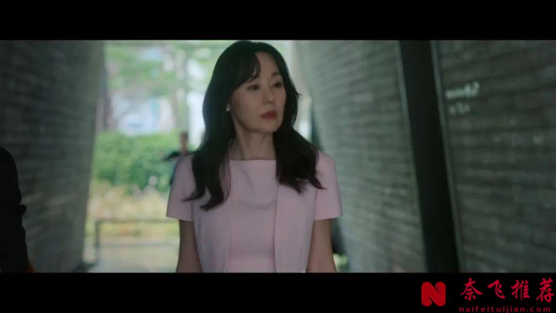 网飞悬疑韩剧《最后一排的男孩/登堂入室(韩国版) /末行手记》,极致的算计,一口气看完6集很上头