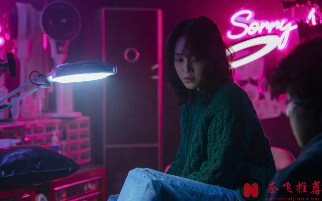 Netflix這部新劇《莎拉的真偽人生》神級反轉太刺激了,下水道發現女屍名場面背後的故事...
