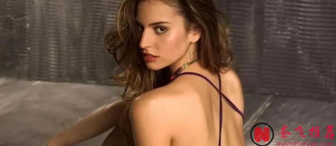 一口氣看完,Netflix頂流劇《暗夜情報員》第三季回來了!