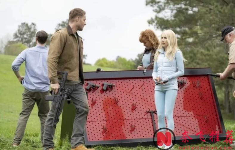 川普怒噴、全網禁播片《狩獵/獵逃生死戰/惡獵遊戲》:女主角乾淨利落的反殺,讓你腎上腺素飆升!