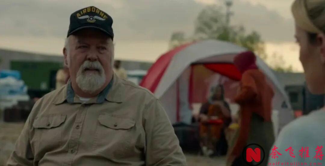 川普怒噴、全網禁播片《狩獵/獵逃生死戰/惡獵遊戲》:女主角乾淨利落的反殺,讓你腎上腺素飆升!