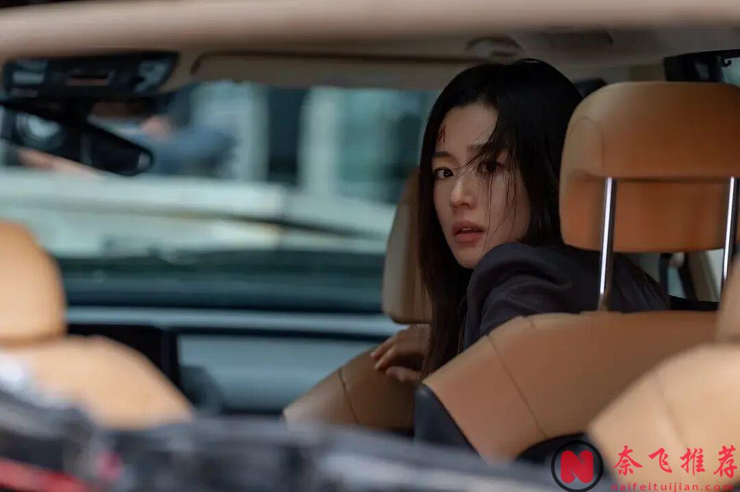 砸钱又砸人，女神新剧《暴风圈》看完让人欲罢不能