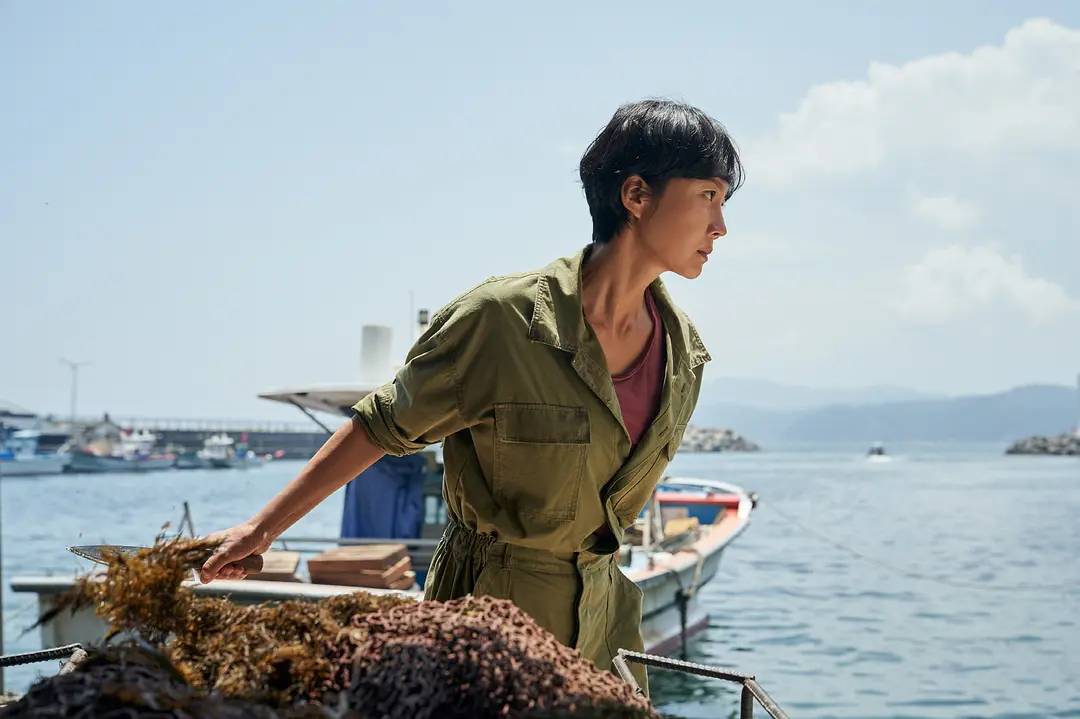 1762998525458087540.webp 被低估的女性复仇爽片《走私/神鬼海底捞/闺密盗赏团》,水下大战,意料之外的好看