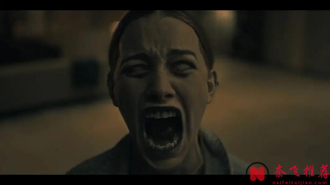 Netflix这部封神之作《鬼入侵/阴宅异事/邪屋 》,改编自恐怖文学史上地位极高的恐怖小说《邪屋》,后劲太大了!