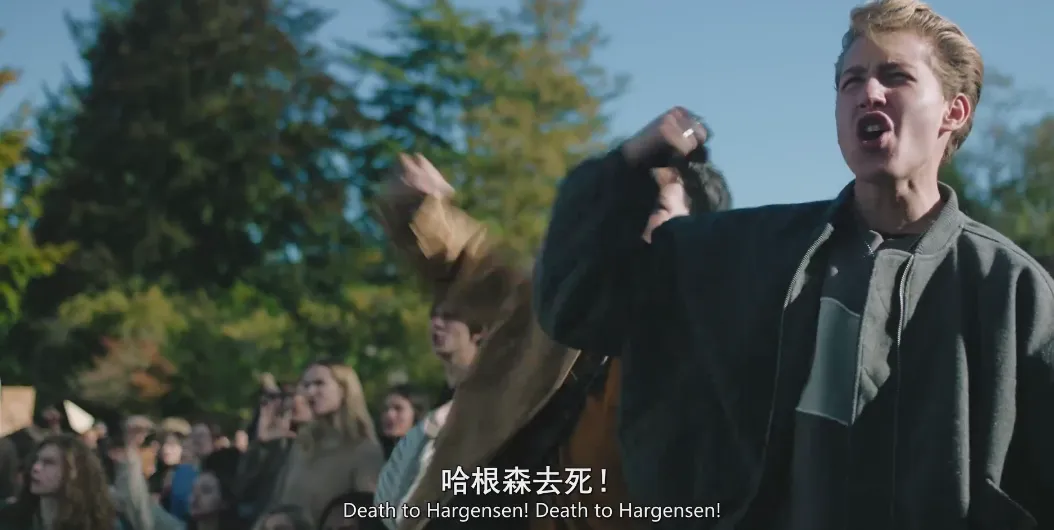 复仇爽文的鼻祖《魔女嘉莉(剧版)》,少女惨遭校园霸凌后复仇!
