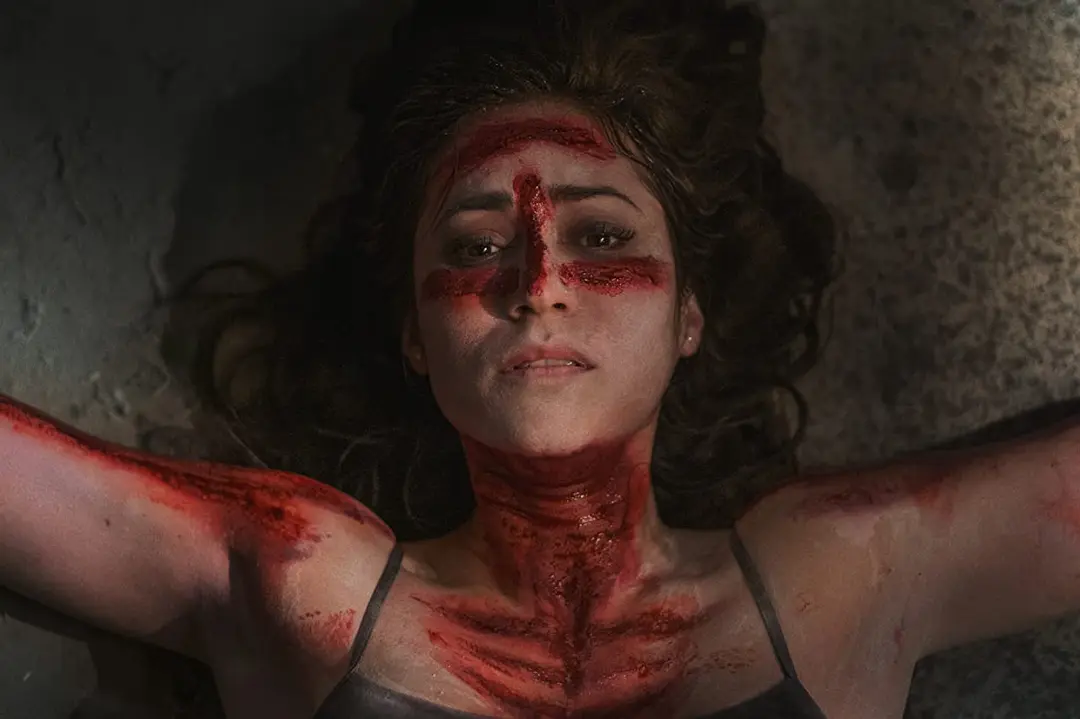 以墨西哥民俗文化為基底的美國恐怖片《驅魔古法》,最硬核驅魔儀式,美女慘著挖肚取膽