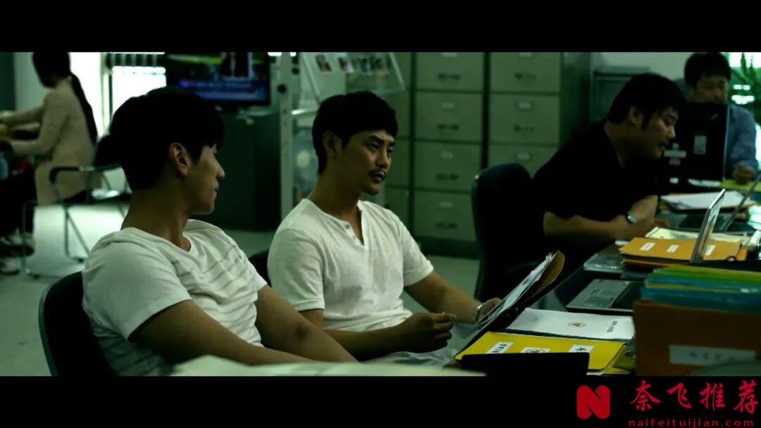 韓國藝術成分很高的電影《內情/秘密》,衝着女主的顏值,認真看完了