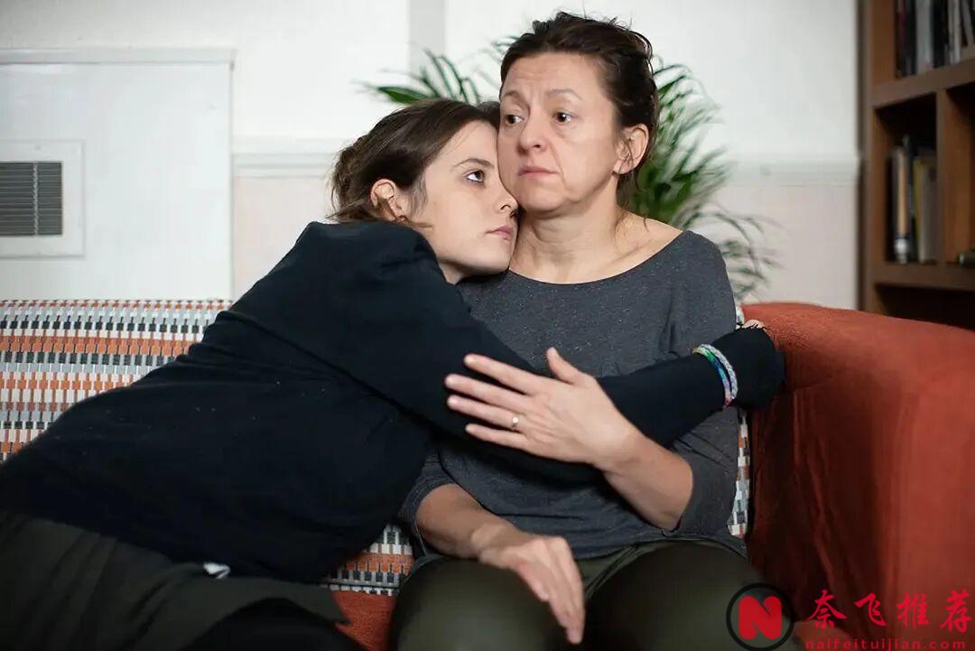 一口氣5集!這部英劇《切膚之痛》明明是部喜劇,卻半夜看哭!