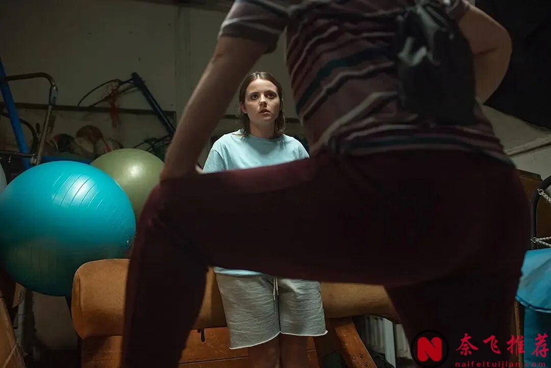 一口氣5集!這部英劇《切膚之痛》明明是部喜劇,卻半夜看哭!